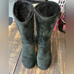 Women’s tall Ugg boots size 7
